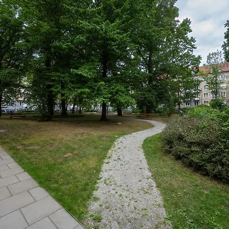 Apartament Z Ogrodkiem Zielona Okolica By Renters Apartamento